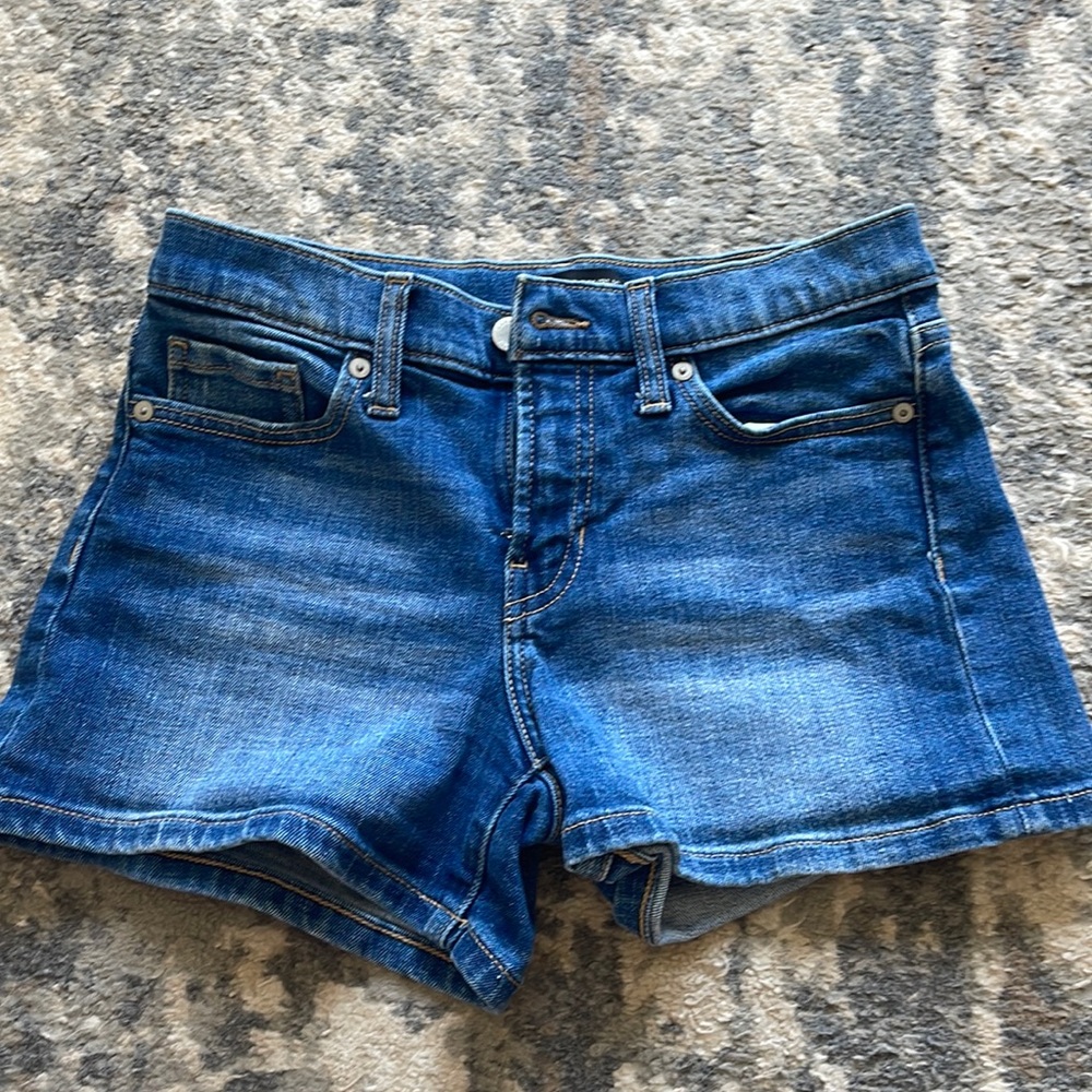 Low rise banana republic shorts